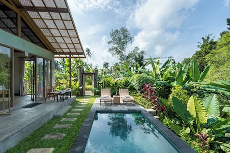 Piscina infinita. Sayuban Villa