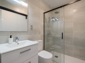 Apartment | Bathroom - Apartment in Las Palmas Near Playa de Las Canteras (Las Palmas de Gran Canaria)