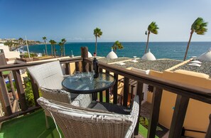 House | Balcony - Beachfront House in Playa del Aguila With Pool (San Bartolomé de Tirajana)