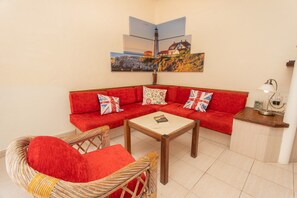 Living room - Beachfront House in Playa del Aguila With Pool (San Bartolomé de Tirajana)