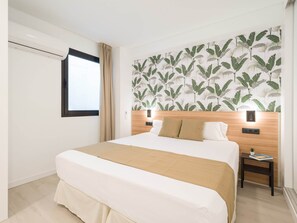 1 kamar tidur dan setrika/meja setrika