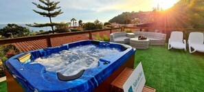 Outdoor spa tub - Ninfa sul Mare Apartments  (Ricadi)