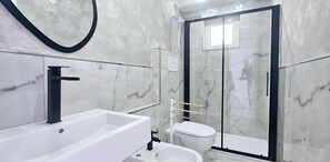 Articles de toilette gratuits, chaussons, savon, shampoing