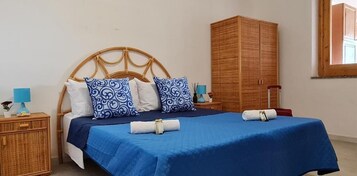 Caja de seguridad en la habitación y cortinas blackout 