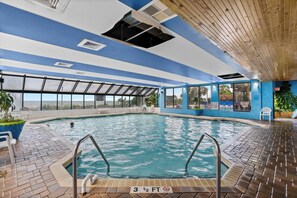 Piscine intérieure, piscine extérieure