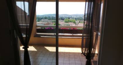 Apartment in the center of bormes les mimosas