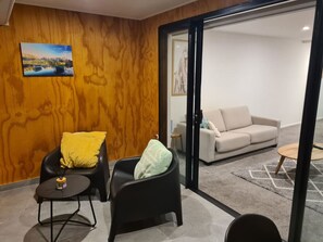 TV - Hagley Park Views and 5 Min Walk to Hospital (Christchurch)