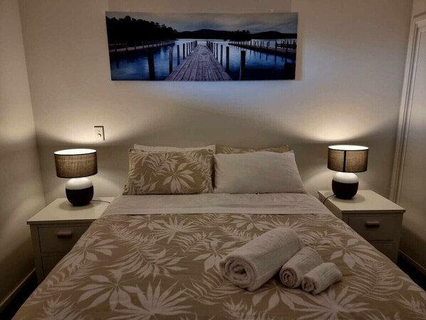 1 bedroom, desk, iron/ironing board, WiFi