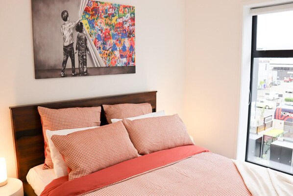 2 bedrooms, iron/ironing board, WiFi, bed sheets