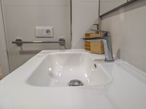 Bathroom - Apartment in Las Palmas Near Las Canteras Beach (Las Palmas de Gran Canaria)