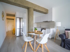 Dining - Apartment in Las Palmas Near Las Canteras Beach (Las Palmas de Gran Canaria)