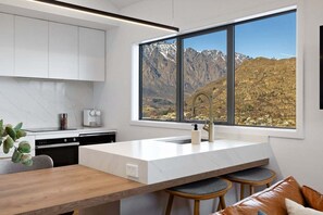 Micro-ondes, four, plaque de cuisson, lave-vaisselle