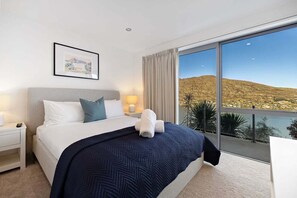 4 bedrooms, desk, iron/ironing board, travel crib