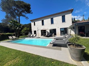 Piscine extérieure, piscine chauffée