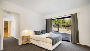 5 bedrooms, iron/ironing board, travel crib, WiFi