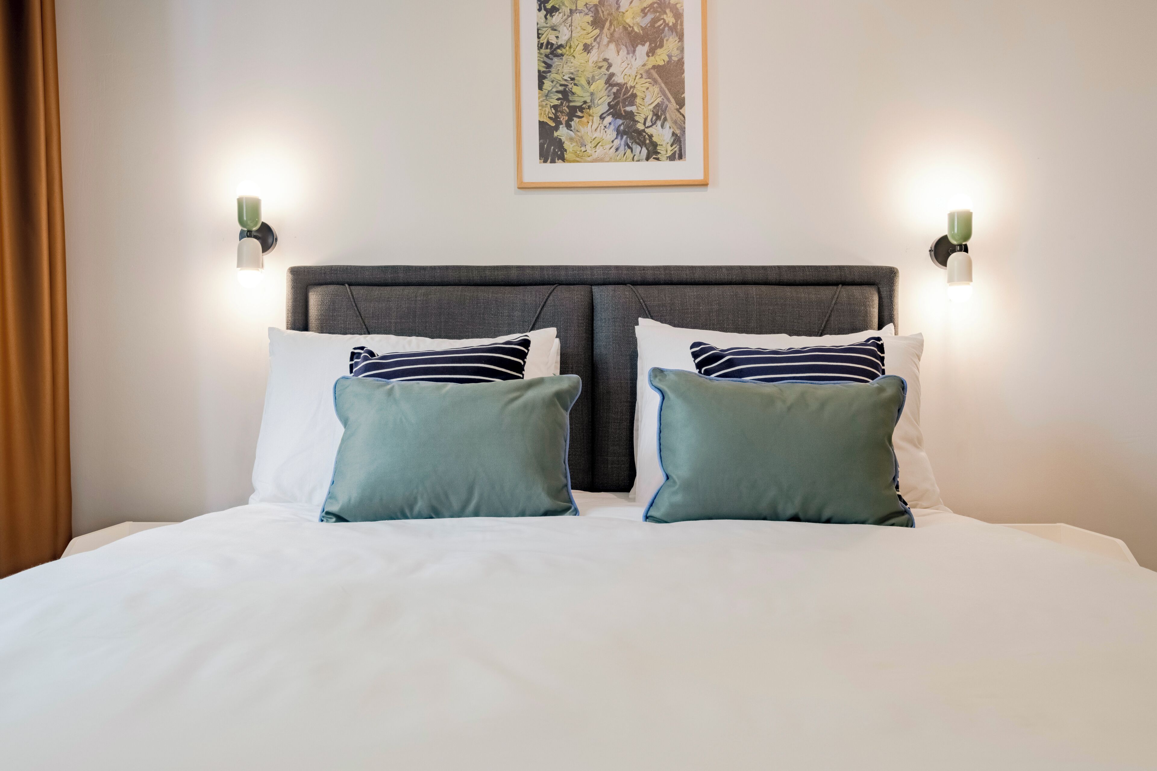 3 chambres, fer et planche à repasser, Wi-Fi, draps fournis