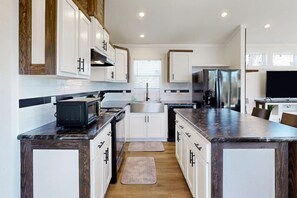 Unclassified image, 4 of 20, button