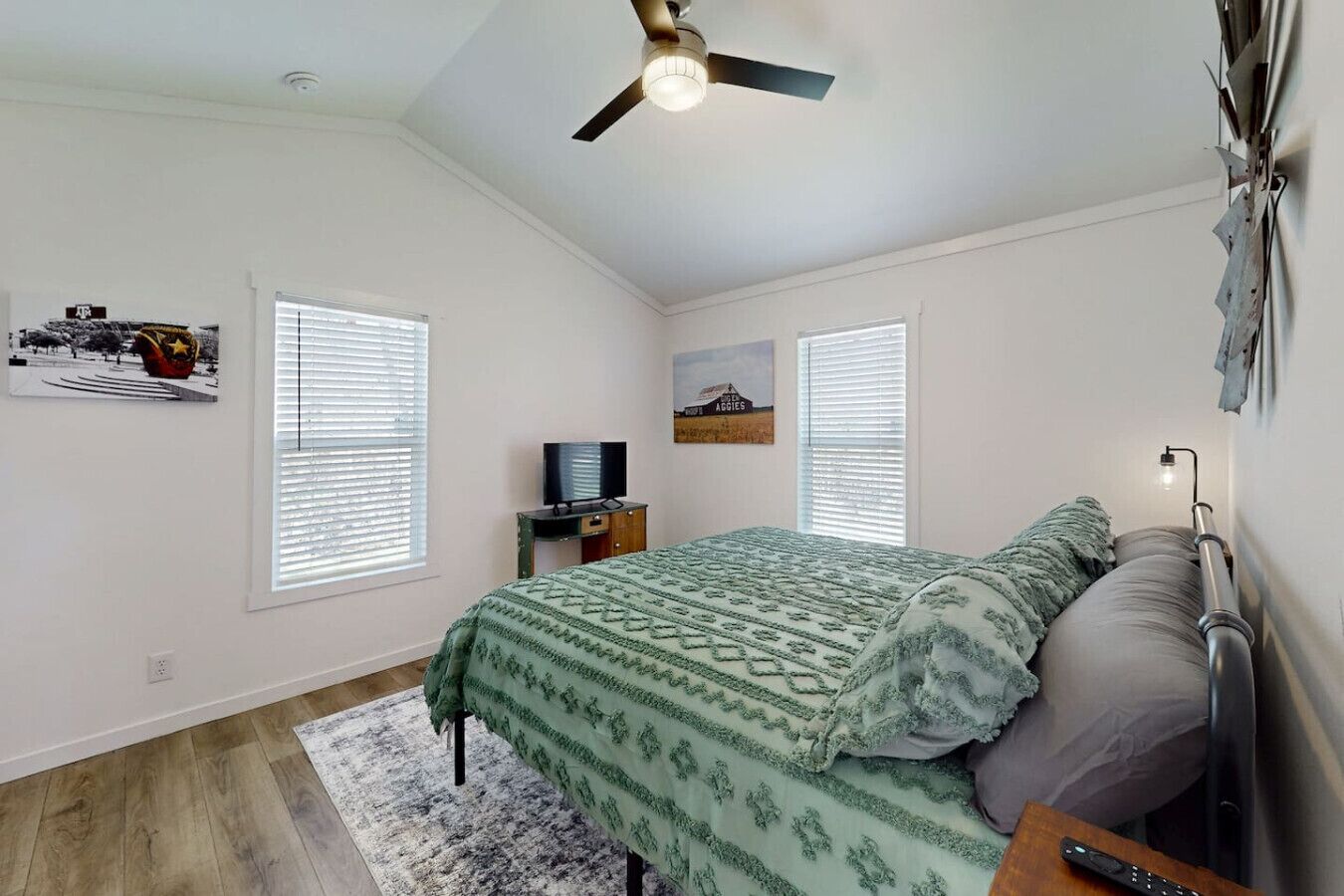 2 Schlafzimmer, Schreibtisch, Reisekinderbett, kostenloses WLAN