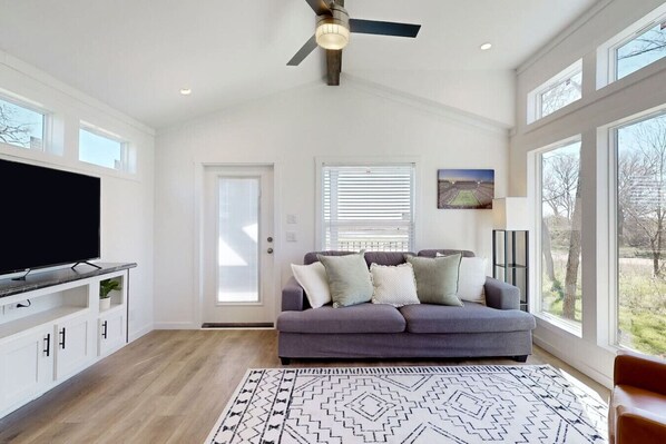 Unclassified image, 1 of 20, button