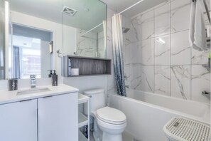 Bathroom - Velvet Stay (Toronto)