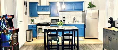 Microwave, oven, stovetop, coffee/tea maker