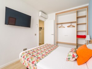 Apartment | 2 bedrooms, iron/ironing board
