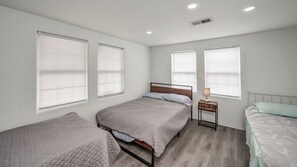 3 bedrooms, WiFi, bed sheets - 3-bedroom house. Close to Ferry.Near Galveston.Short Drive to Beach (Bolivar Peninsula)