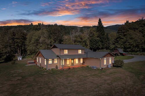 Kuma Tako's Secluded Mt. Rainer Retreat