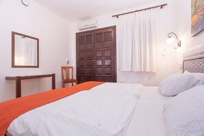 House | 2 bedrooms, iron/ironing board - Holiday Home in Bahia Feliz by the Sea (San Bartolomé de Tirajana)