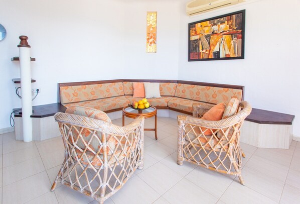 Living room - Holiday Home in Bahia Feliz by the Sea (San Bartolomé de Tirajana)