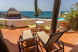 House | Terrace/patio - Holiday Home in Bahia Feliz by the Sea (San Bartolomé de Tirajana)