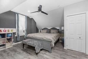 1 habitación, tabla de planchar con plancha, wifi y ropa de cama 