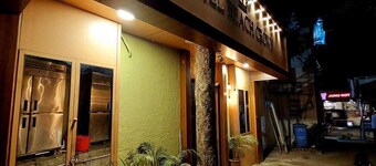 hotel beach crown juhu 