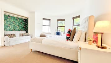 5 bedrooms, desk, iron/ironing board, free WiFi