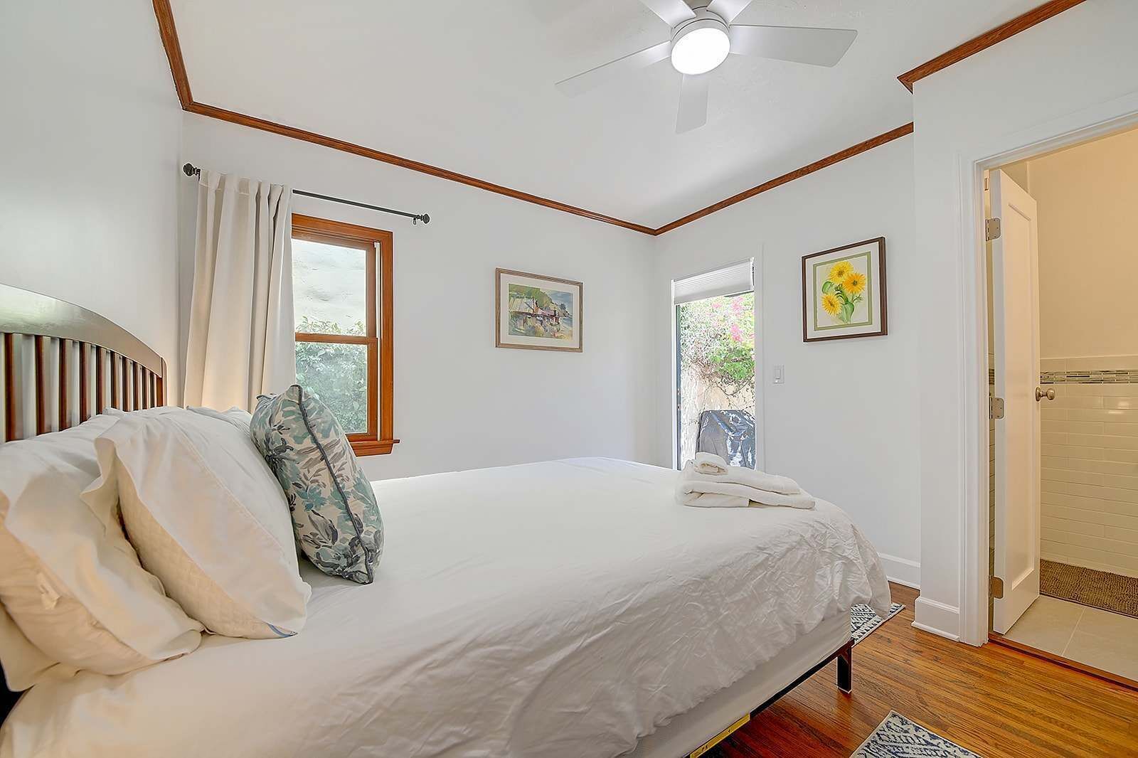 House, Multiple Beds, Patio, Garden View (Belmont Shore Cottage)
