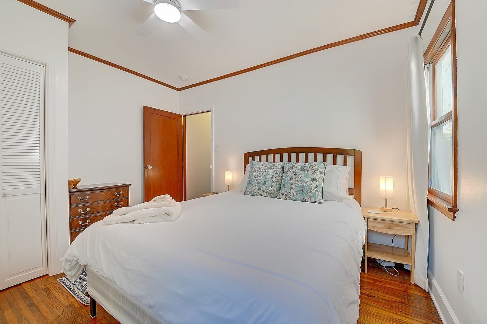 House, Multiple Beds, Patio, Garden View (Belmont Shore Cottage) | 3 bedrooms, individually decorated, individually furnished, bed sheets