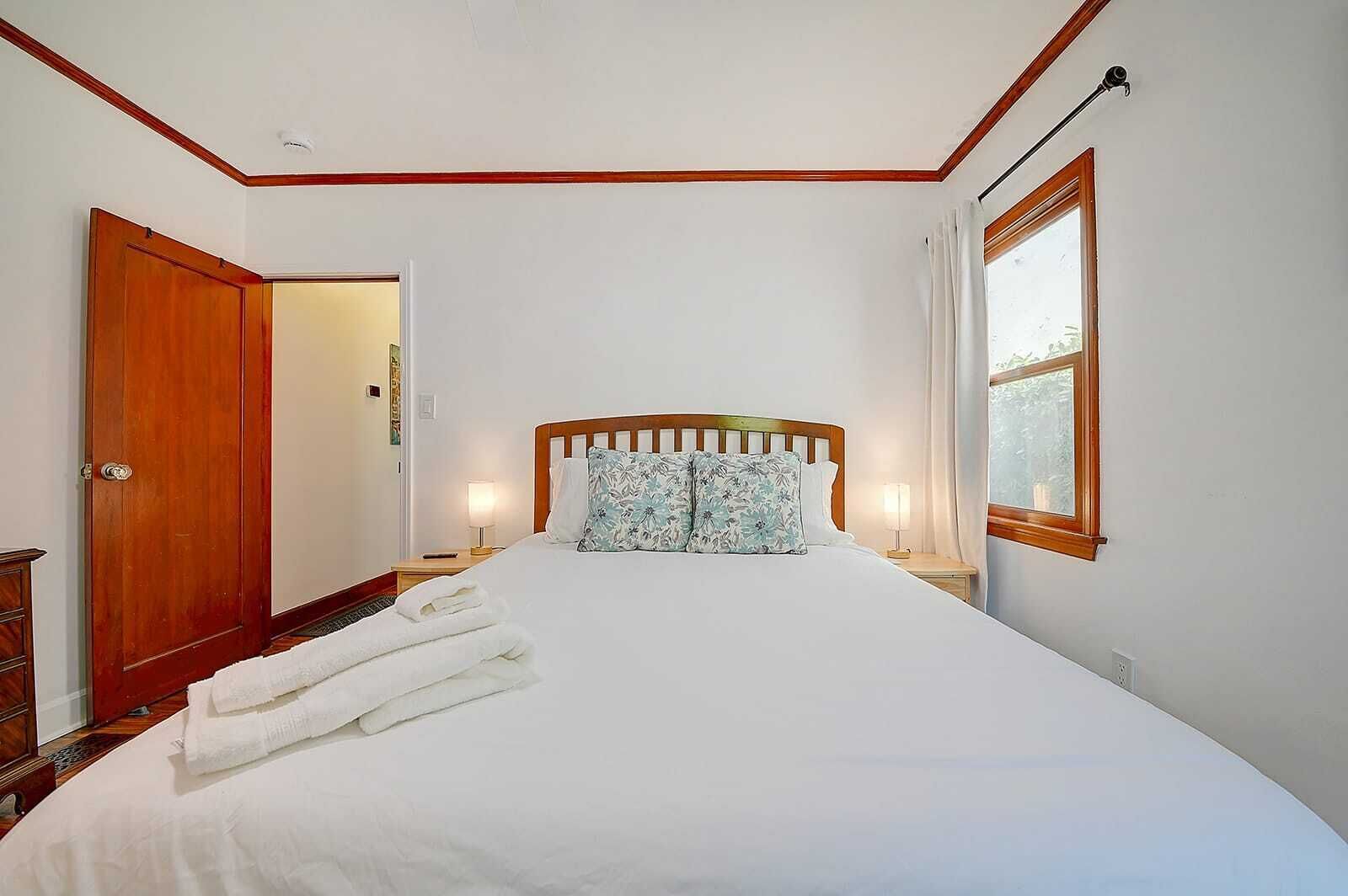 Maison, plusieurs lits, patio, vue jardin (Belmont Shore Cottage)