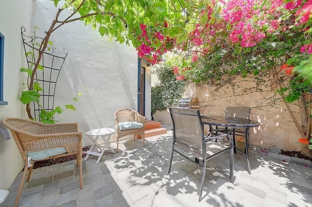 House, Multiple Beds, Patio, Garden View (Belmont Shore Cottage) | Outdoor dining