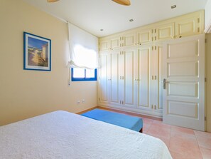 3 bedrooms, iron/ironing board