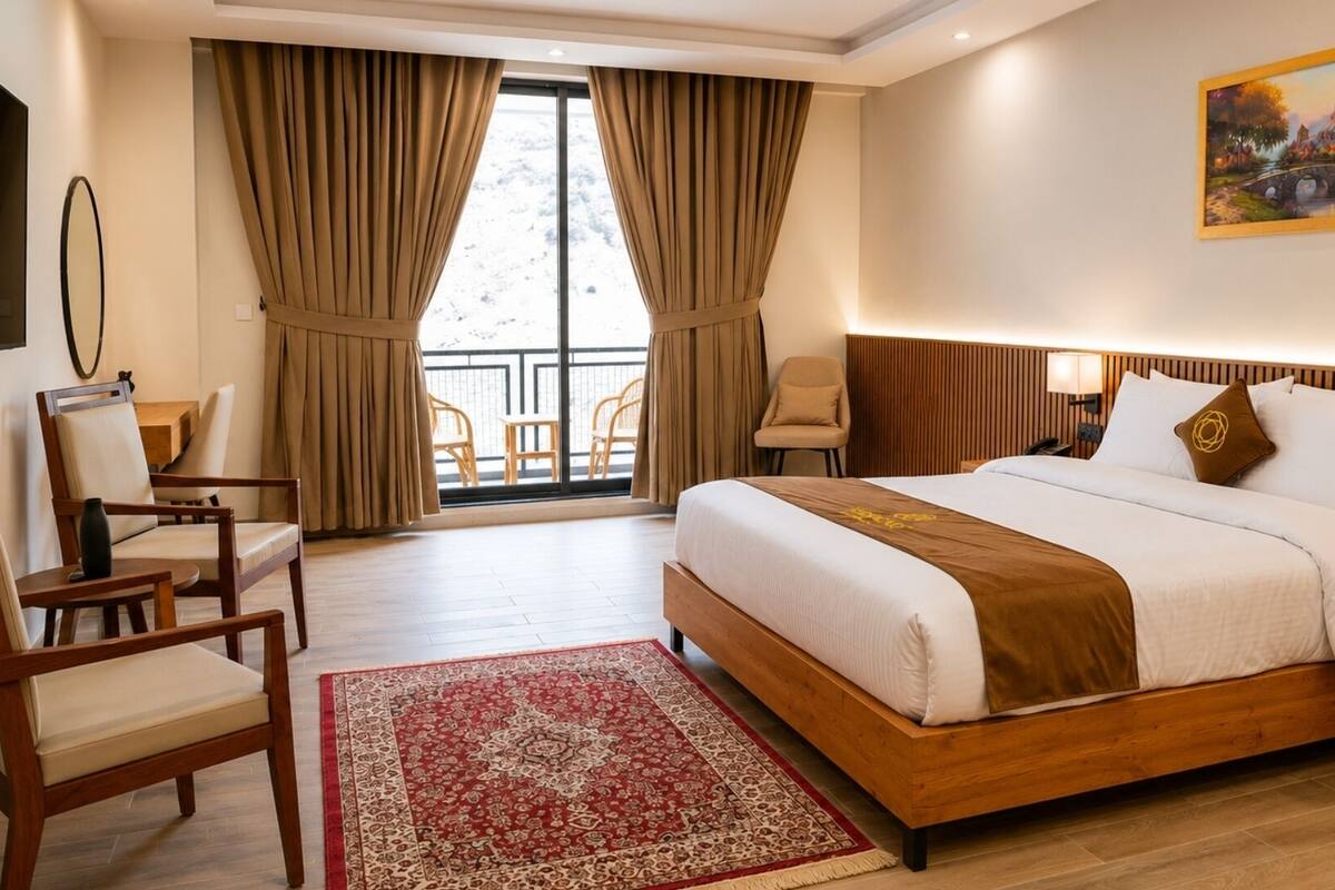 Executive Double Room, River View | Premium bedding, down duvets, desk, laptop workspace
