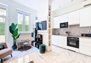 Fridge, microwave, oven, dishwasher