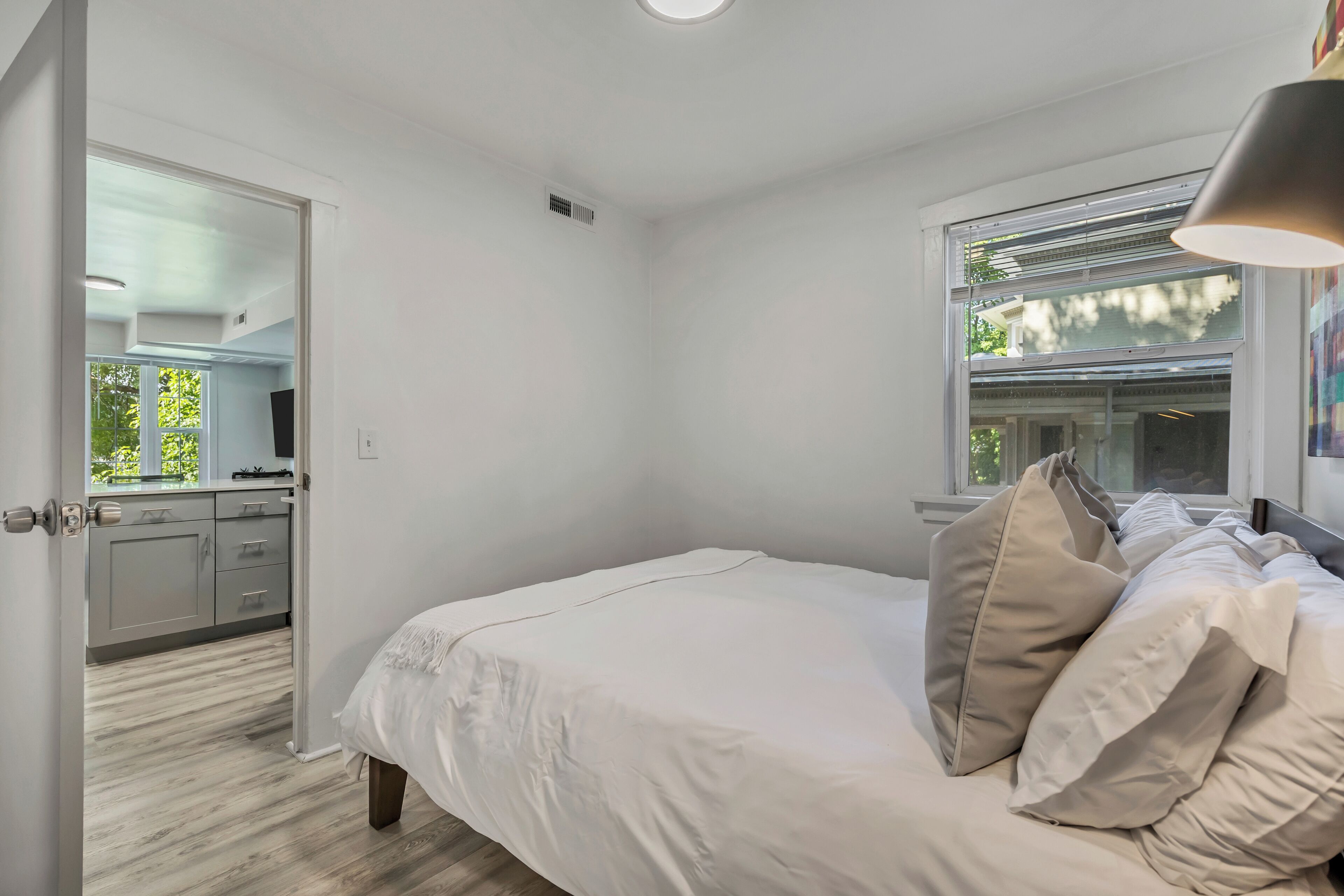 1 habitación, tabla de planchar con plancha, wifi y ropa de cama 