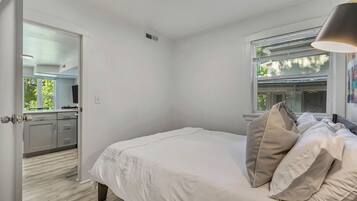 1 habitación, tabla de planchar con plancha, wifi y ropa de cama