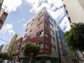 House | Exterior - Apartment in Las Palmas Near Las Canteras Beach (Las Palmas de Gran Canaria)