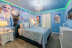 5 bedrooms, desk, iron/ironing board, WiFi