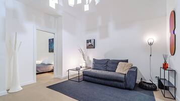 Smart-TV, Bücher, Computerbildschirme