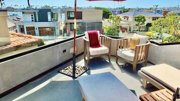 Casa, varias camas, patio (Naples Luxury 3BD) | Jardines del alojamiento