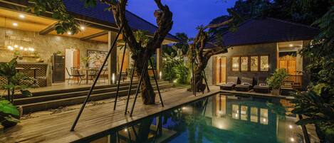 Kolam renang outdoor