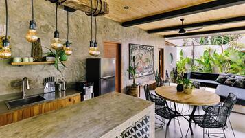 Villa, Balcony, Garden View | Private kitchen | Electric kettle, toaster