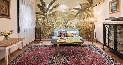 HouseElena/Villettawithgarden/Neighborhood/Neighborhood/apiedi Station/private parking